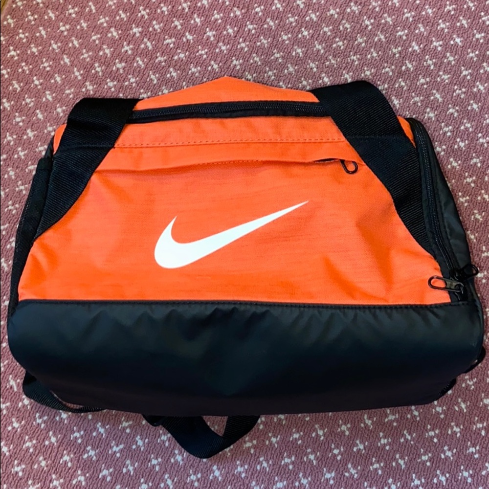 nike orange duffel bag